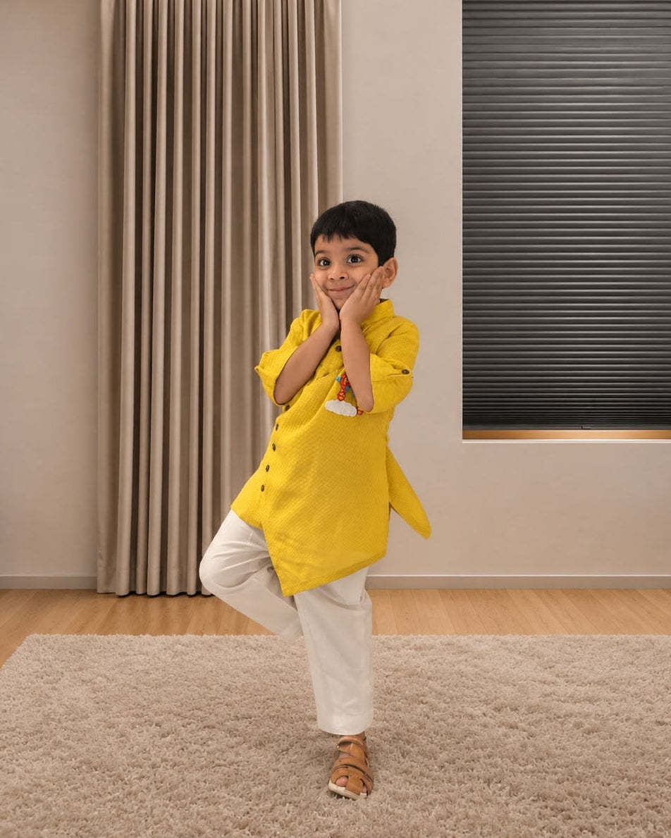 Yellow Asymmetric Set