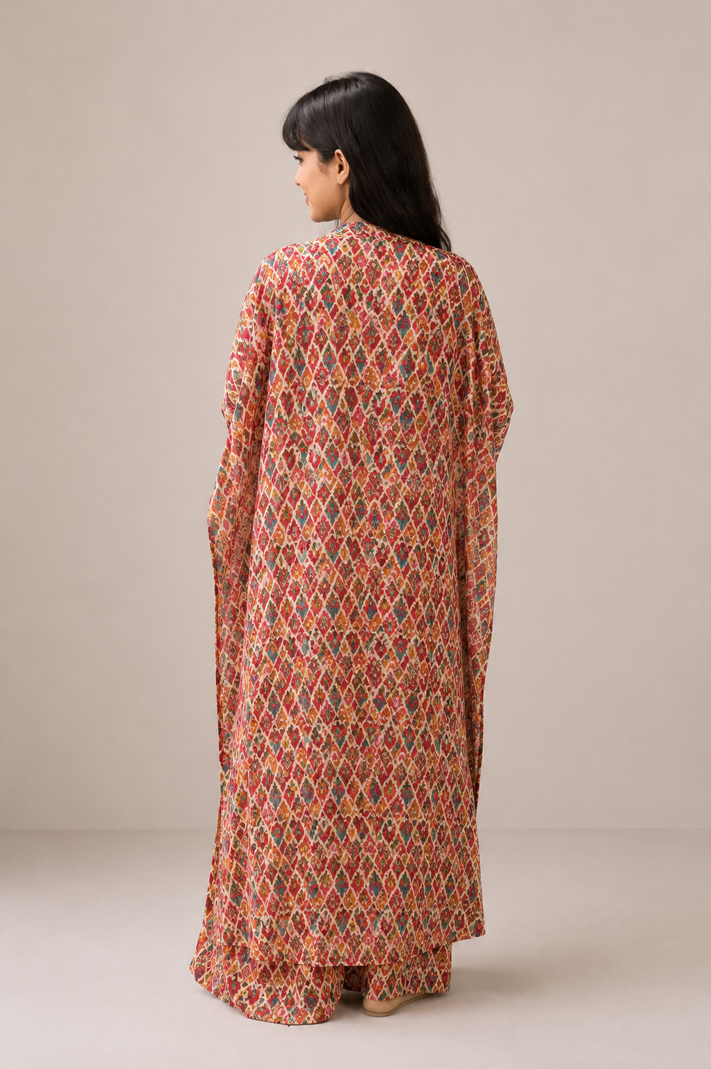 Multicolor Three Piece Set with Shell